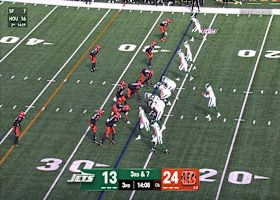 Isaiah Davis shifts into a new gear on 26-yard catch and run