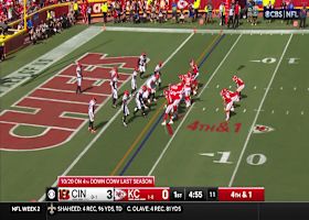 Trap-play handoff to Carson Steele yields fourth-down conversion for Chiefs in red zone