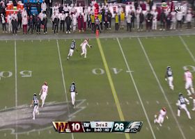 Zach Ertz plucks pass with one hand for impressive snag