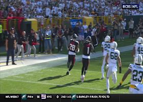 Joe Mixon gallops down sideline for 32-yard gain vs. Packers