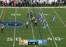 Ward's fourth-down throw finds Ayomanor