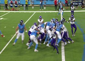 Chestnut's TD rush comes via up-and-over leap