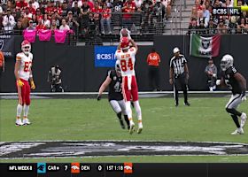 Mahomes' 19-yard dart locates Watson in soft spot of Raiders' zone defense