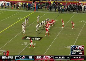 Kareem Hunt's 12-yard burst gets Chiefs into red zone late in fourth quarter