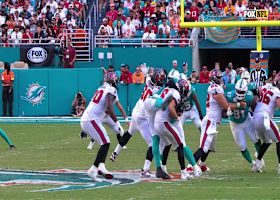 Baker Mayfield somehow avoids sack and finds Mike Evans for 11 yards