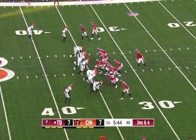 Kyle Trask's hole-shot throw to Rakim Jarrett goes for 28-yard gain in tight coverage