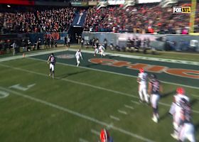 Caleb Williams throws 20th TD of 2025 with 3-yard score to DJ Moore