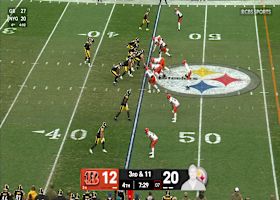 Washington's block springs Gainwell to a third-down conversion