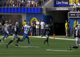 Stetson Bennett fires a 13-yard strike to Davis Allen