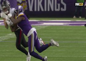 Drake London wrestles ball away from Shaquill Griffin for tough catch