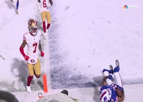 Snowballs go flying in Buffalo as Ray Davis dives past pylon for TD on 'SNF'