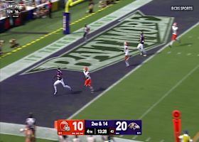 Walker catches a 24-yard pass for his 3rd career TD