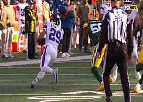 Tracy Jr. eludes tacklers on 20-yard screen-pass reception