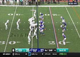 De'Von Achane's 18-yard catch and run sets the Dolphins up inside the Bills' 5-yard line