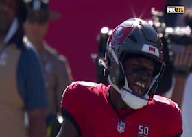 Chris Godwin grabs 25-yard pickup with spin move up the sideline