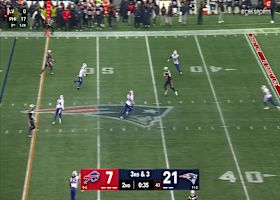 Henry settles in the perfect spot for an 18-yard reception