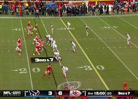 Patrick Mahomes shows off his speed on 15-yard rush