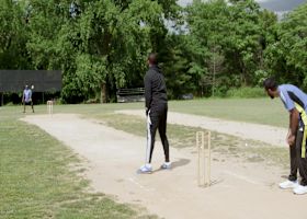 Micah Parsons learns cricket from Team India cricket star Jasprit Bumrah | Game Recognize Game