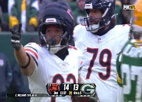 Bears convert fourth down as Caleb Williams finds Roschon Johnson for 6-yard gain