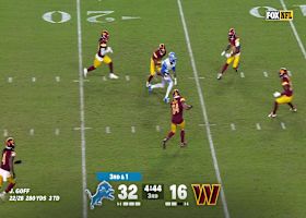 Jameson Williams finds soft spot in zone for 17-yard gain 