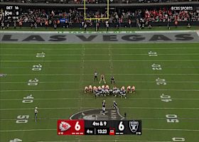 Carlson drills a 55-yard FG to put Raiders up by three vs. Chiefs