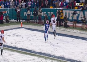 Joe Burrow's third TD pass of day pinpoints Gesicki, boosting Cincy's lead to 27-18