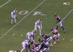 Caleb Williams finds Rome Odunze over middle for 27-yard gain