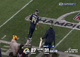 Darnold darts forward on 14-yard sideline scamper