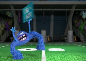 Hampton shakes defenders like a dog on 15-yard carry