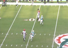 Burrow dots Iosivas on 21-yard crossing route