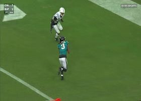 Meyers' 14-yard TD comes via Lawrence's perfect floater