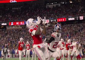 Kayshon Boutte's sixth TD of the year gives the Pats a 17-0 lead in the first quarter