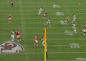 Mahomes evades would-be sack with dynamic 25-yard throw to Justin Watson