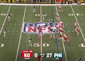 Avonte Maddox breaks up Mahomes' fourth-down pass, forcing turnover on downs
