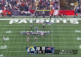 Michael Hoecht denies Patriots' extra point attempt in fourth quarter