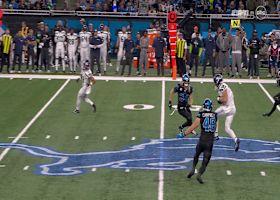 Geno Smith's 11-yard laser pinpoints Jake Bobo on in-breaking route