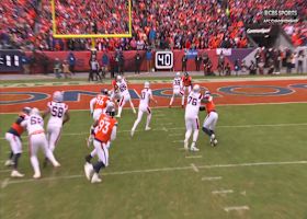 Drake Maye scurries into the end zone on the QB draw