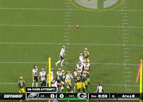 Jake Elliot opens up the scoring on 'MNF' in the third quarter with a 39-yard FG