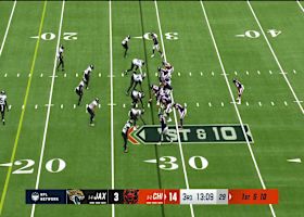 D'Andre Swift's 20-yard reception on HB screen play gets Bears into red zone