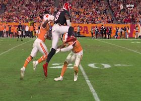 Cousins' 35-yard connection with Pitts ends with a HUGE hurdle attempt