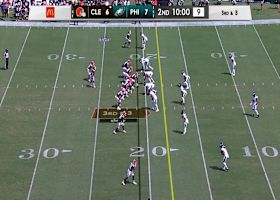 Azeez Ojulari drops Dillon Gabriel for a third-down sack