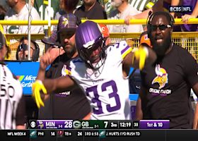 Aaron Jones shows off his speed down sideline for 16-yard gain vs. Pack