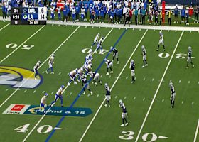 Konata Mumpfield demonstrates elite concentration on 18-yard grab despite ball being tipped