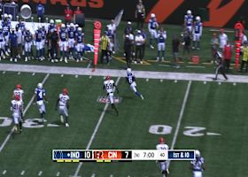 Gould gallops upfield for a 15-yard reception from Leonard