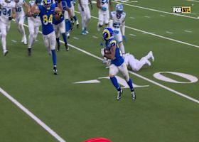 Blake Corum's fifth TD run of '25 boosts Rams' lead to 33-24 vs. Lions