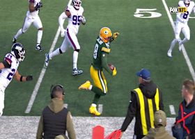 Josh Jacobs scurries down the sideline for 15-yard pickup in first quarter