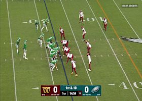 DeVonta Smith's first reception goes for 17 yards