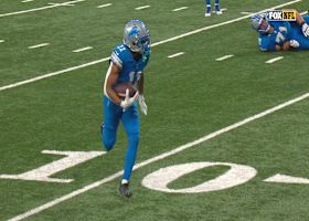 Goff finds an untouched Raymond for 7-yard score