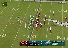 DeVonta Smith surpasses 1K receiving yards with an acrobatic catch