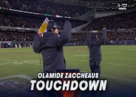 Caleb Williams completes his first TD pass of the playoffs with an 8-yard strike